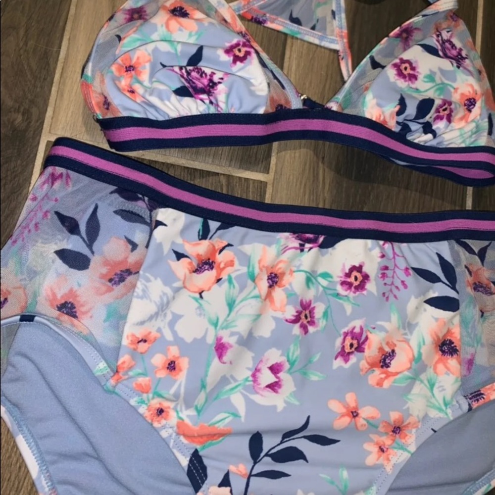 High waisted bikini